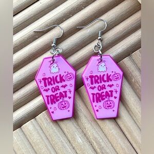 Trick or treat coffin shaped earrings - bright pink